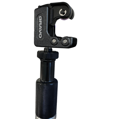 cortador-bravo-com-haste-mockup-low